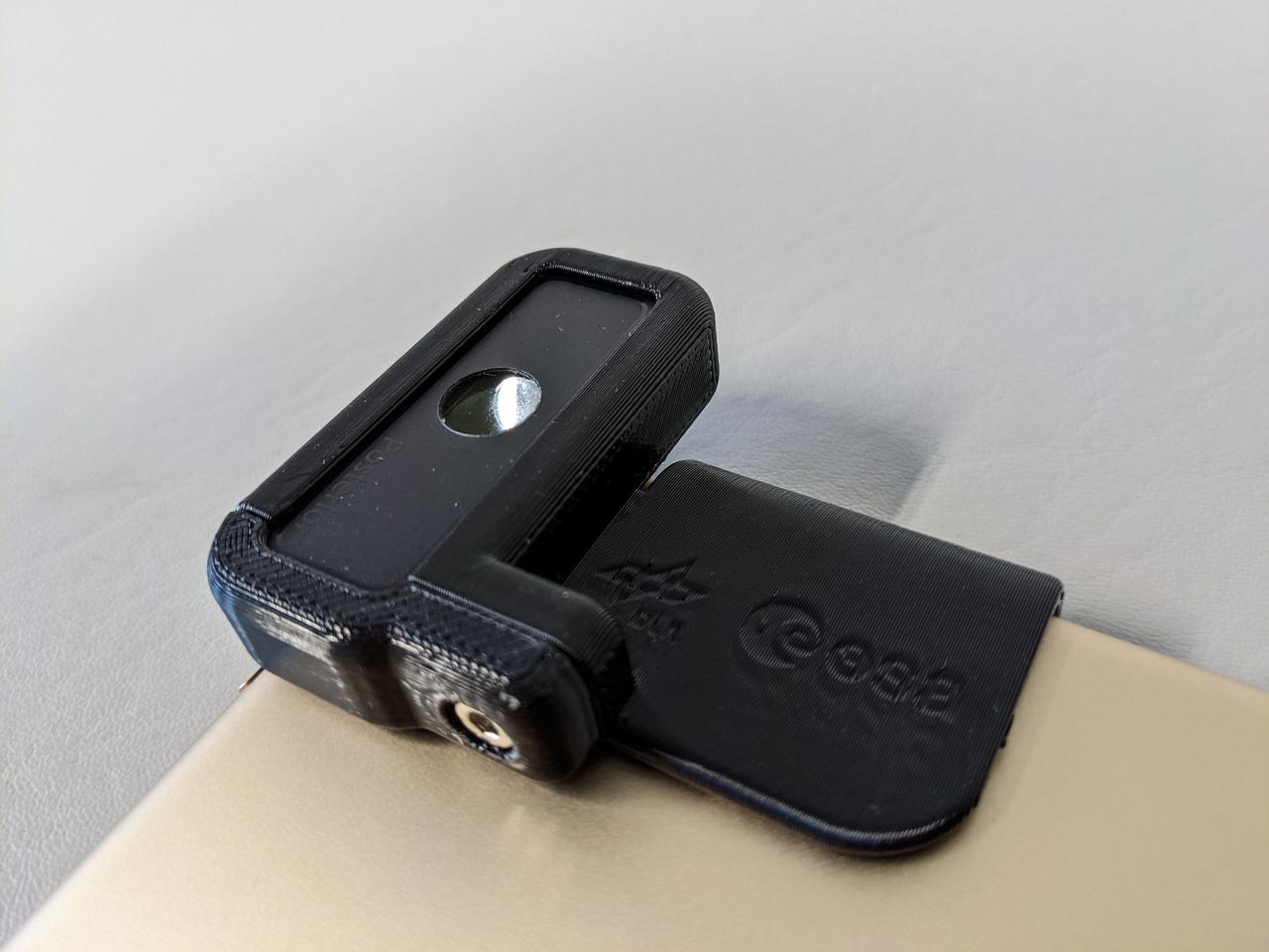 jsc2021e031163 (2/17/2021) --- A preflight view of the experiment hardware for DLR-EAC Retinal Diagnostics Study. The DLR-EAC Retinal Diagnostics Study (Retinal Diagnostics) utilizes a commercially available ophthalmology lens, approved for routine clinical use with mobile devices, to capture images of the human retina in space. Image courtesy of DLR and EAC.