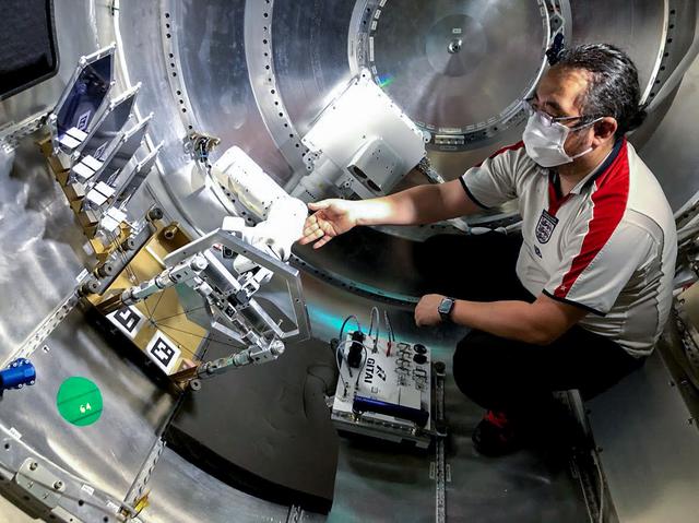 NASA image: PRO Imagery Submittal - Nanoracks-GITAI Robotic Arm