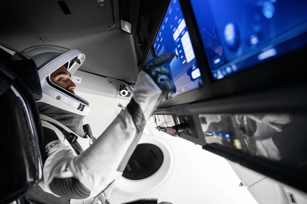 jsc2021e042706 (Aug. 30, 2021) --- NNASA astronaut and SpaceX Crew-3 Commander Raja Chari is pictured in his spacesuit during a training session at SpaceX headquarters in Hawthorns, California. Credit: SpaceX