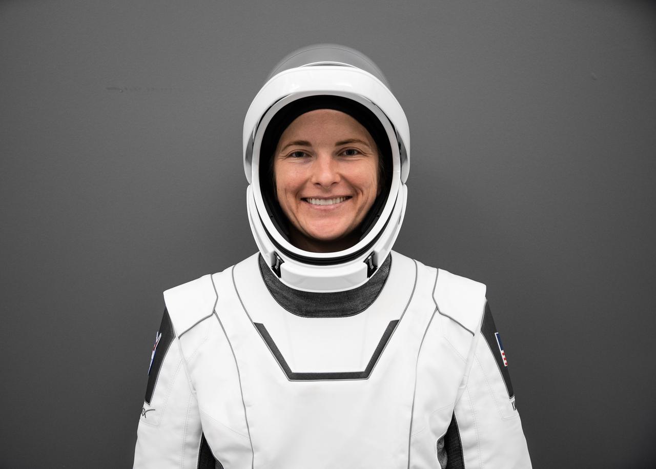 jsc2021e043029 (Aug. 31, 2021) --- NASA astronaut and SpaceX Crew-3 Mission Specialist Kayla Barron is pictured in her spacesuit during a training session at SpaceX headquarters in Hawthorns, California. Credit: SpaceX
