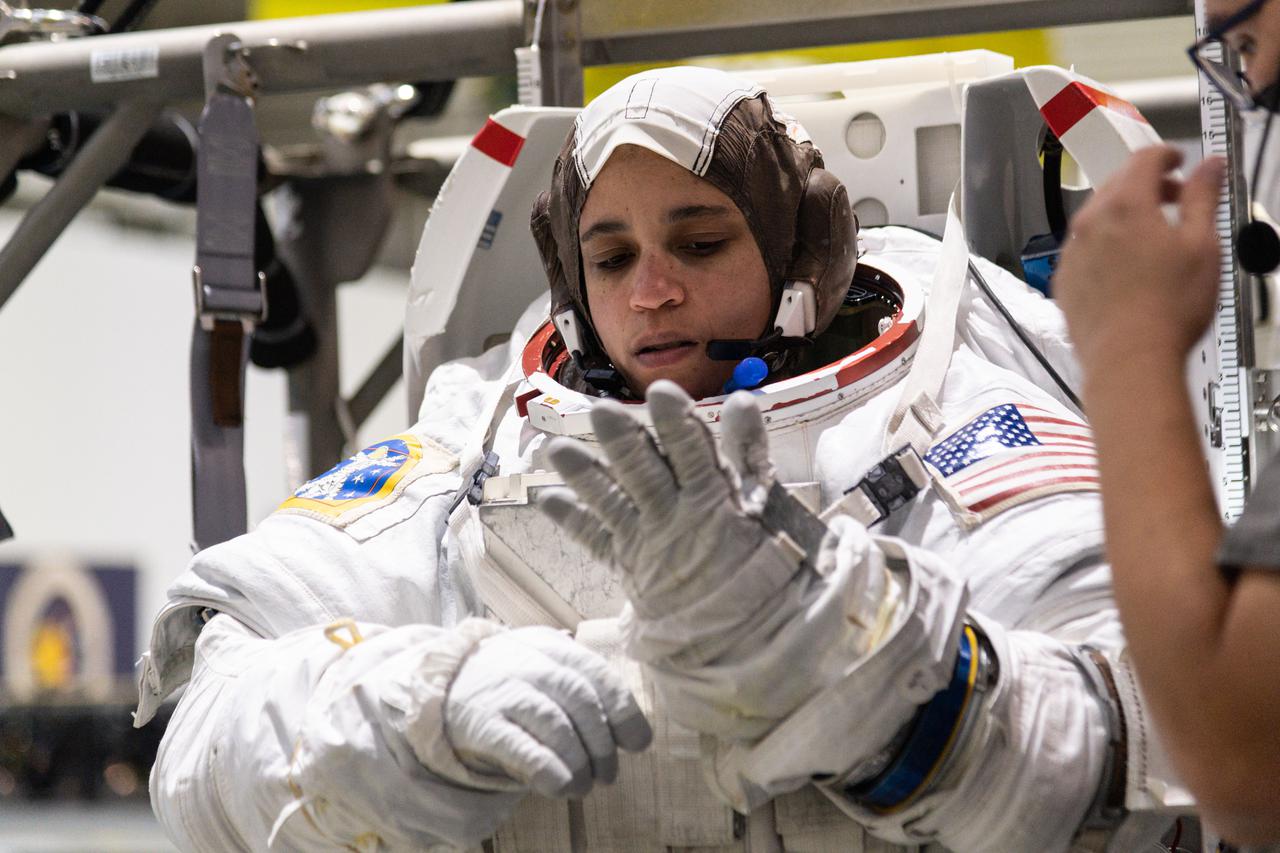 jsc2021e059328 (Nov. 18, 2021) --- NASA astronaut and SpaceX Crew-4 Mission Specialist Jessica Watkins trains for a spacewalk at the Johnson Space Center's Neutral Buoyancy Laboratory in Houston, Texas. Watkins is scheduled to launch to the International Space Station in April 2022 to begin a six-month research mission with fellow astronauts Kjell Lindgren and Robert Hines of NASA, and ESA (European Space Agency) astronaut Samantha Cristoforetti.