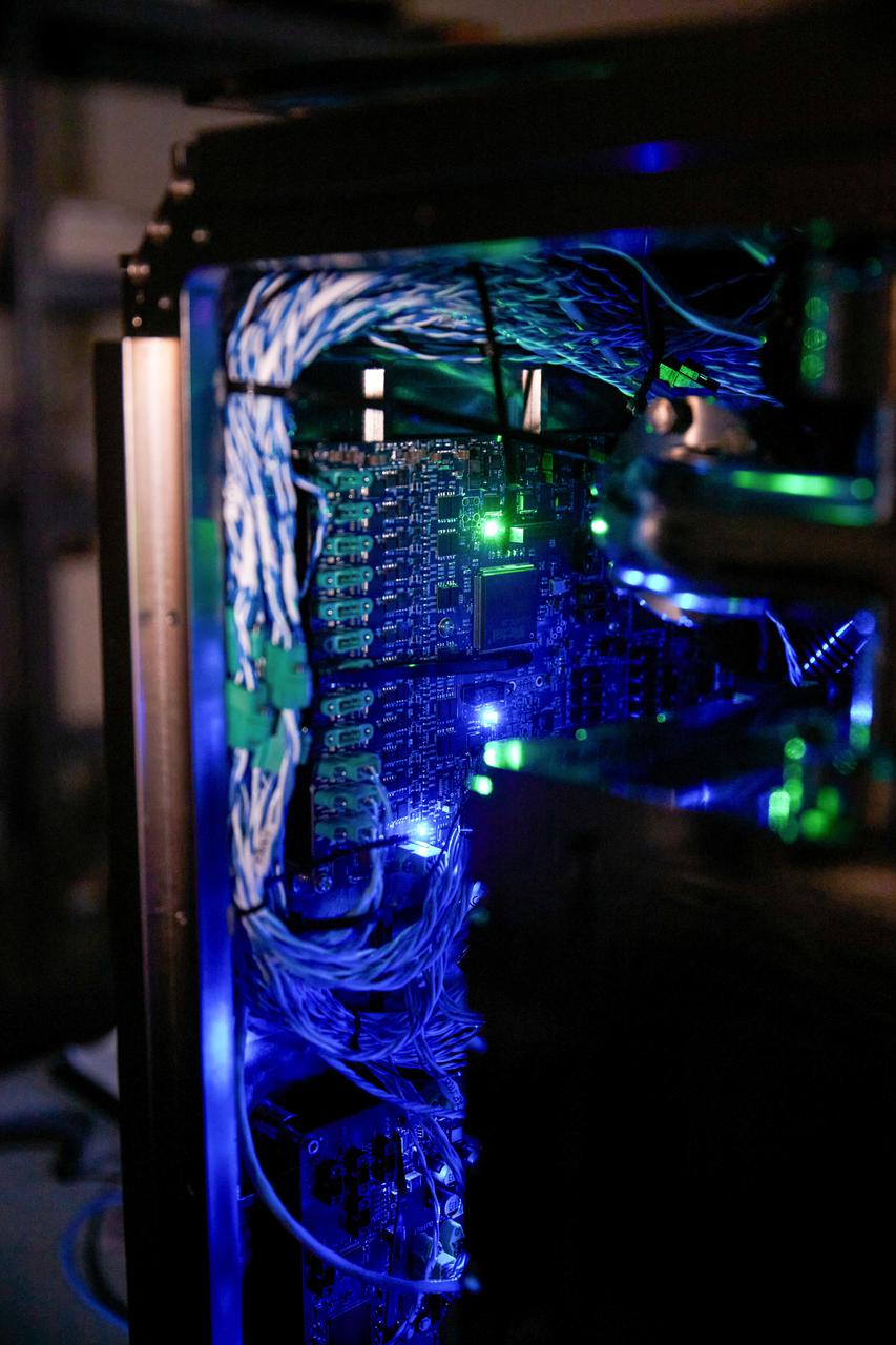 jsc2021e063286 (3/5/2021) --- The Turbine Superalloy Casting Module (Turbine SCM) is a commercial in-space manufacturing device designed to provide proof-of-principle for polycrystal superalloy part manufacturing in microgravity for terrestrial use. Image courtesy of Redwire.