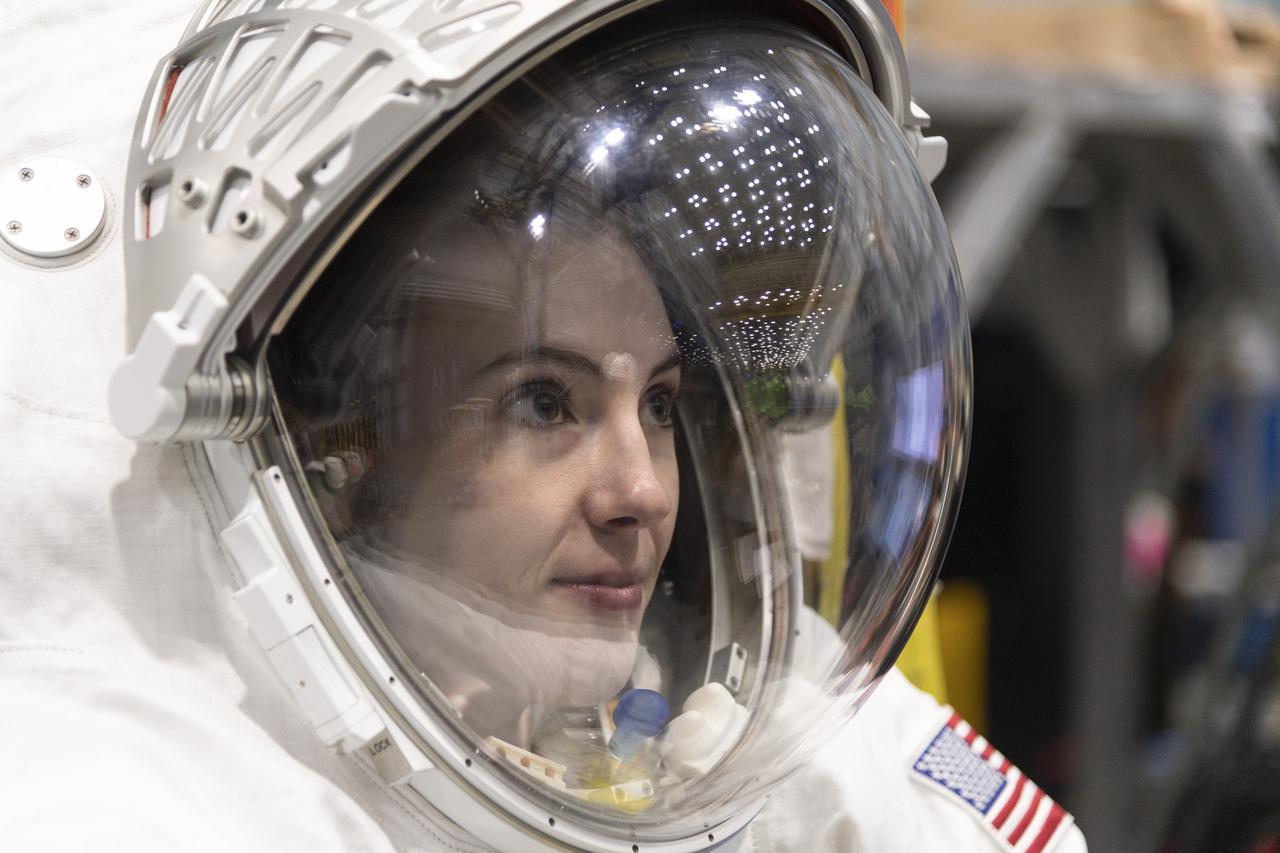 Date: 12/07/2021 Location: Bldg 9, ARGOS Subject: Suited test subject Christine Faspohler during xPGS ARGOS testing at Johnson Space Center. Photographer: James Blair