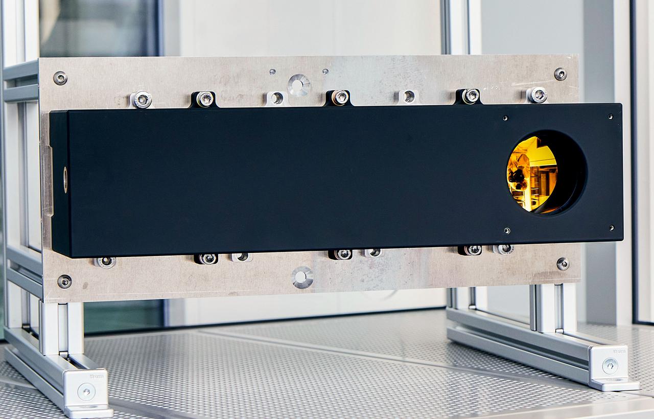 jsc2021e064350 (10/28/2021) --- Preflight image showing LisR on the assembly support structure in the clean room of Fraunhofer EMI. Longwave Infrared Sensing demonstratoR (Nanoracks-LisR) takes precise measurements of Earth's surface temperature as a way to monitor water resources. Copyright by Fraunhofer EMI.