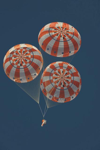 NASA image: Successful Orion parachute test!