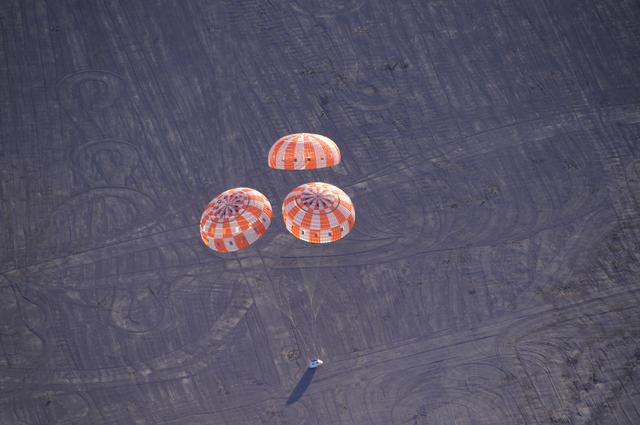 NASA image: CPAS PTV Drop 12-20-12