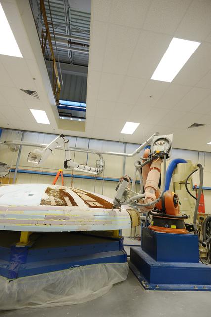 NASA image: Orion EFT-1 heat shield manufacturing