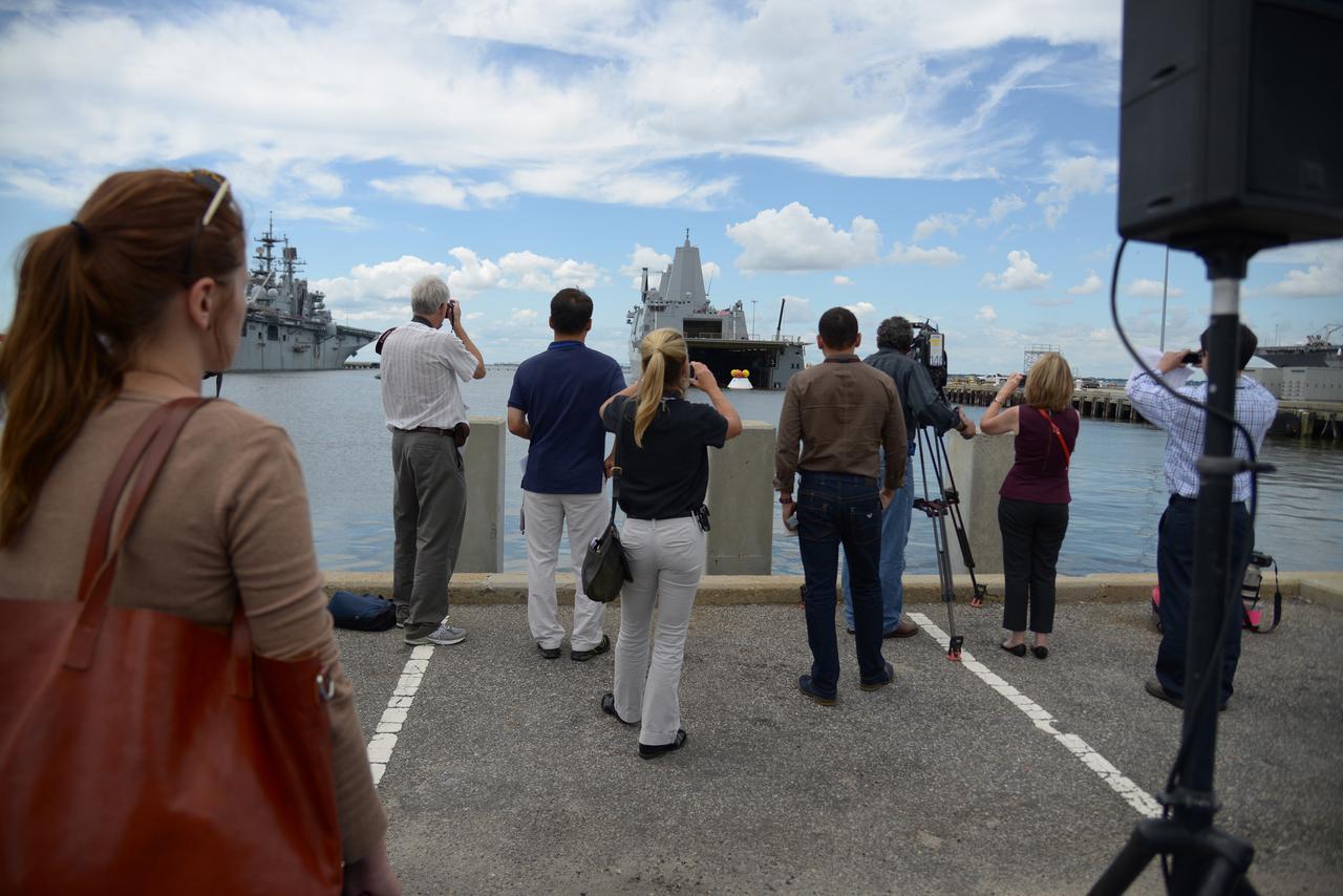 Media and NASA Social participants view Orion recovery operations and tour the USS Arlington at the Norfolk Naval base in Virginia on Aug. 15, 2013. Part of Batch image transfer from Flickr.