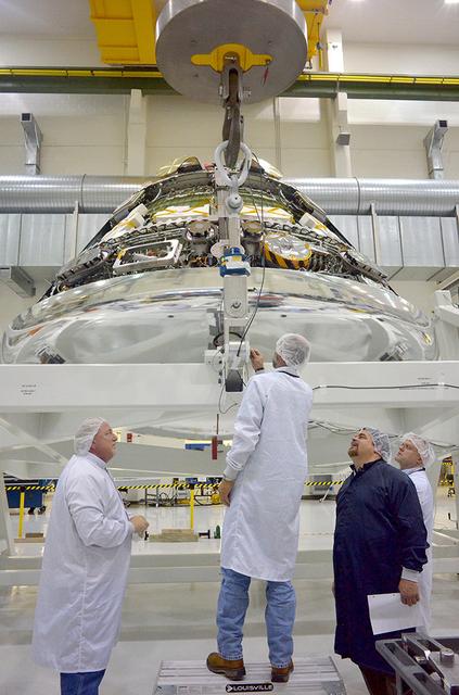 NASA image: Orion Weight and Center of Gravity Test