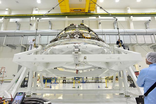 An Orion weight and center of gravity test with the Exploration Flight Test-1 (EFT-1) crew module takes place at the Operations and Checkout (O&amp;C) Building at Kennedy Space Center on June 8, 2014. Part of Batch image transfer from Flickr.