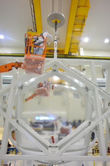 NASA image: Orion Weight and Center of Gravity Test