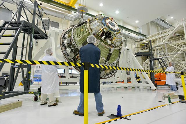 NASA image: Orion Weight and Center of Gravity Test