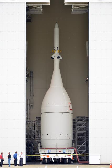 NASA image: Orion ready to roll out to the launch pad