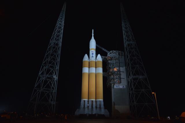 NASA image: Mobile Service Tower Rollback