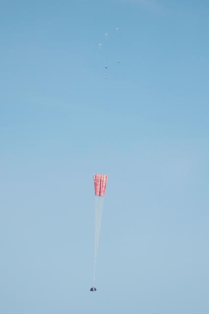 NASA image: Orion returns to Earth after a succesfull flight