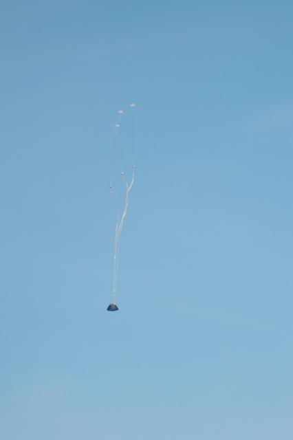 NASA image: Orion returns to Earth after a succesfull flight