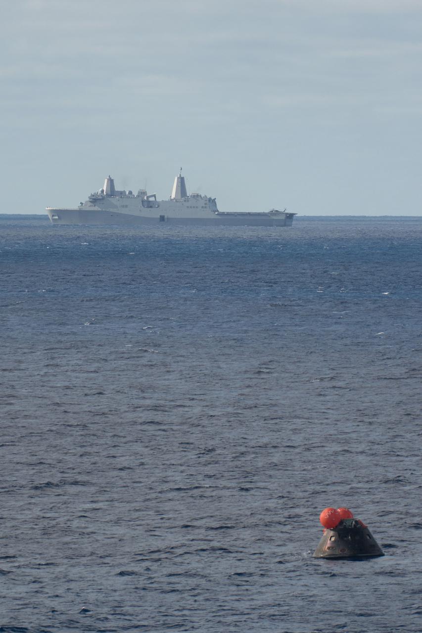 Orion splashes down in the Pacific Ocean after Exploration Flight Test-1 (EFT-1) on Dec. 5, 2014.  Part of Batch image transfer from Flickr.