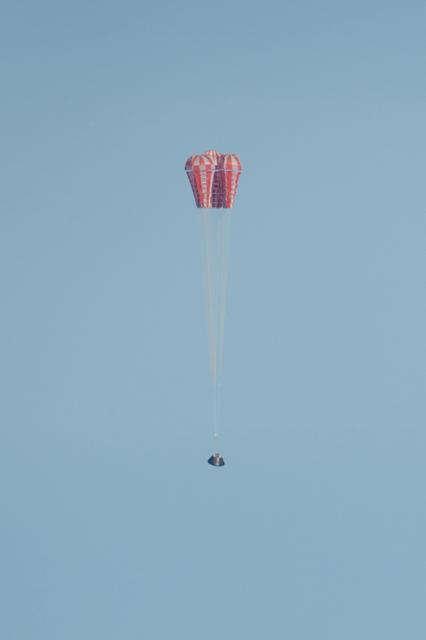 NASA image: Orion returns to Earth after a succesful flight