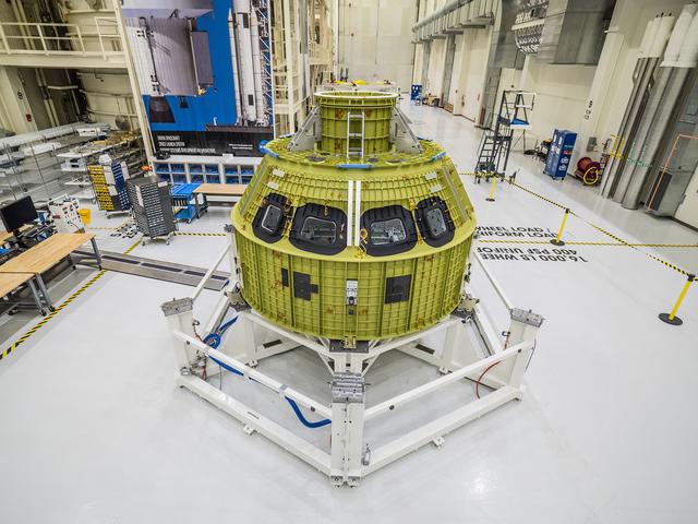 NASA image: Orion pressure vessel for EM-1 arrives at Kennedy