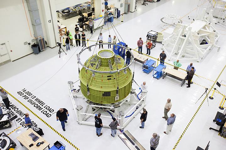 NASA image: Orion EM-1 Fully Unwrapped and Moved to Birdcage
