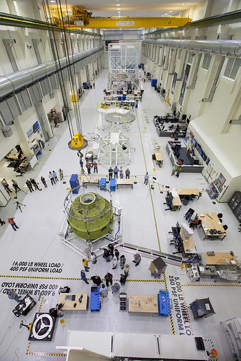 NASA image: Orion Pressure Vessel for EM-1 Arrives at Kennedy