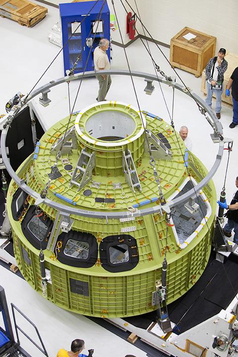 NASA image: Orion EM-1 Fully Unwrapped and Moved to Birdcage