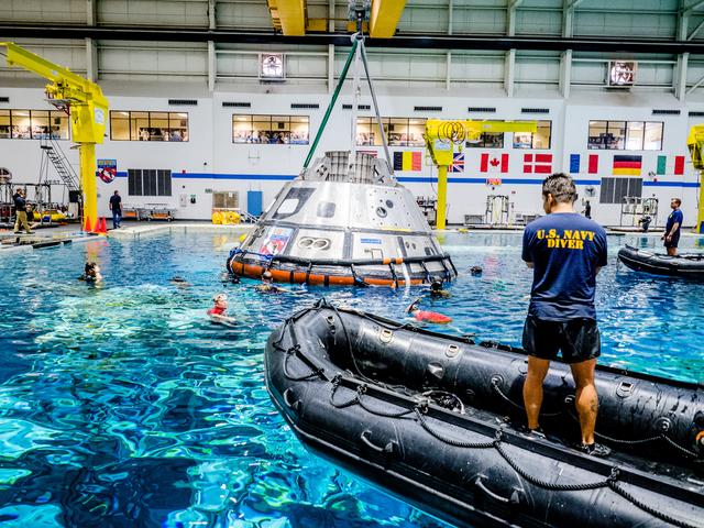 NASA image: US Navy Divers practice recovery operations at JSC
