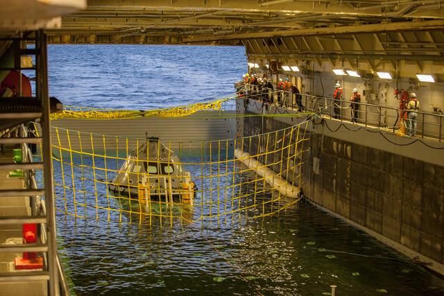 NASA image: Orion Underway Recovery Test 5 (URT-5)
