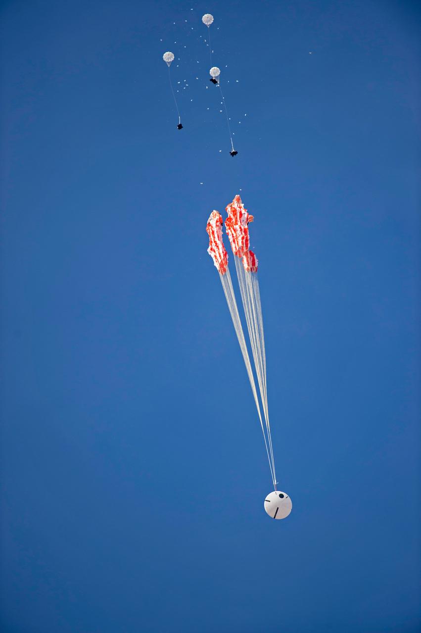 A successful Orion parachute test takes place at U.S. Army Yuma Proving ground in Arizona on March 8, 2017. This is the second test in a series of eight that will certify Orion's parachutes for human space flight.