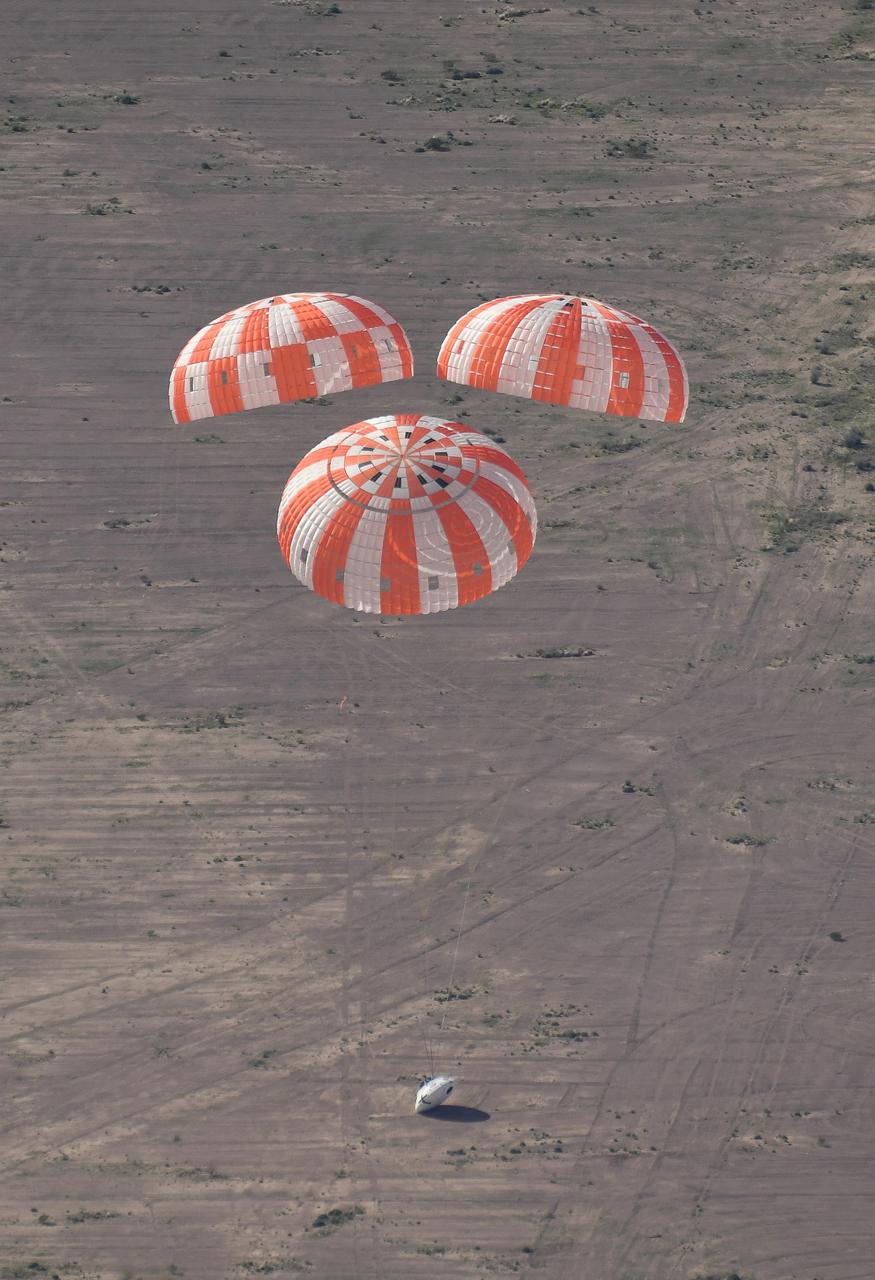 A successful Orion parachute test takes place at U.S. Army Yuma Proving ground in Arizona on March 8, 2017. This is the second test in a series of eight that will certify Orion's parachutes for human space flight.