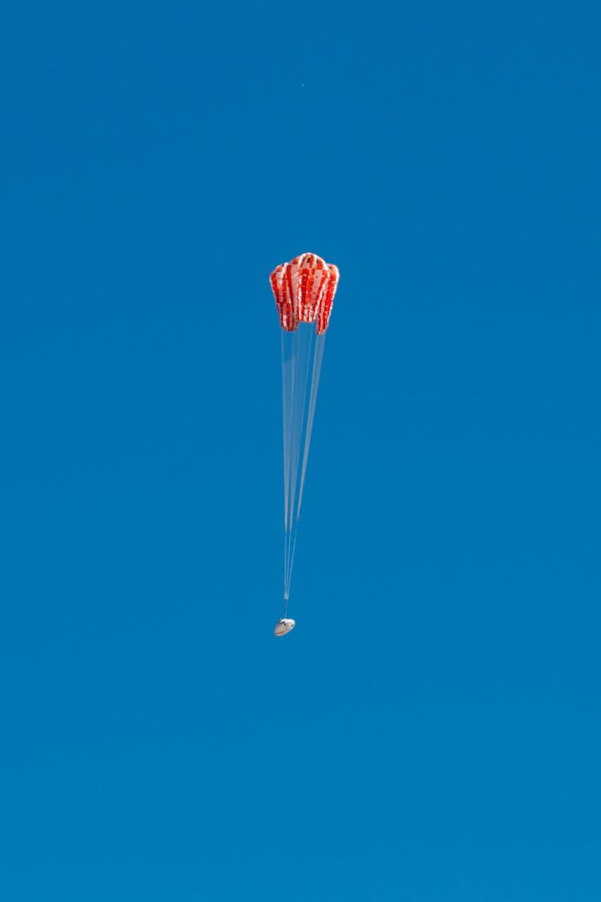 A drop test at U.S. Army Yuma Proving Ground in Yuma, Arizona qualifying Orion's parachute system for human spaceflight takes place on June 14, 2017. Part of Batch images transfer from Flickr.