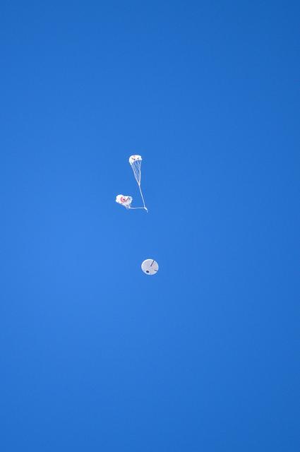 NASA image: Orion's parachutes measure up in high pressure test