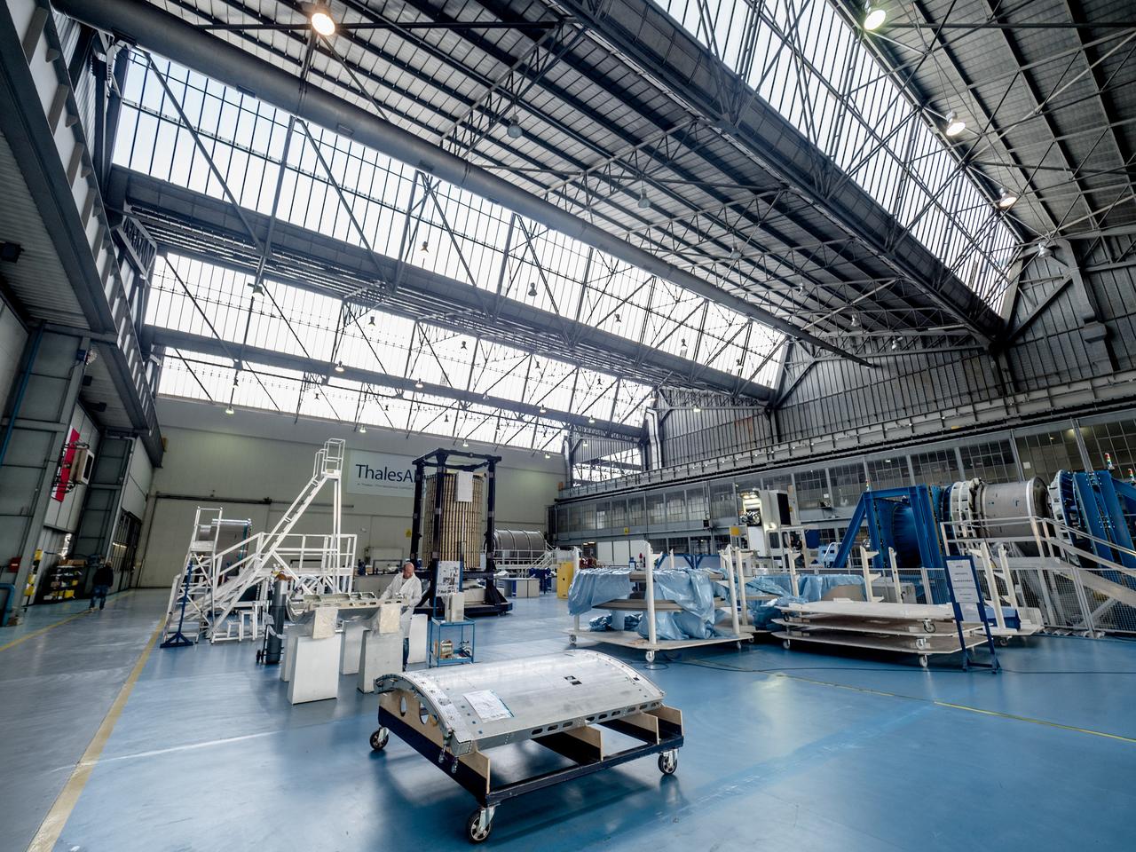 While engineers in Europe continue to outfit the Orion spacecraft’s service module for Artemis I in preparation for shipment to NASA’s Kennedy Space Center in Florida next year, work is already beginning on the service module that will power, propel, cool and provide air and water for the first crewed mission in the Orion spacecraft in the early 2020s. On Sept. 19, 2017, technicians at Thales Alenia in Turin, Italy, work on the primary structure of the European Service Module that will carry astronauts in Orion beyond the Moon during Artemis II. ESA (European Space Agency) and its contractors are providing Orion’s service module for its first two missions atop the Space Launch System rocket. NASA is leading the next steps in human space exploration and will send astronauts to the vicinity of the Moon to build and test the systems needed for challenging missions to deep space destinations including Mars. NASA is working with domestic and international partners to solve the great challenges of deep space exploration.