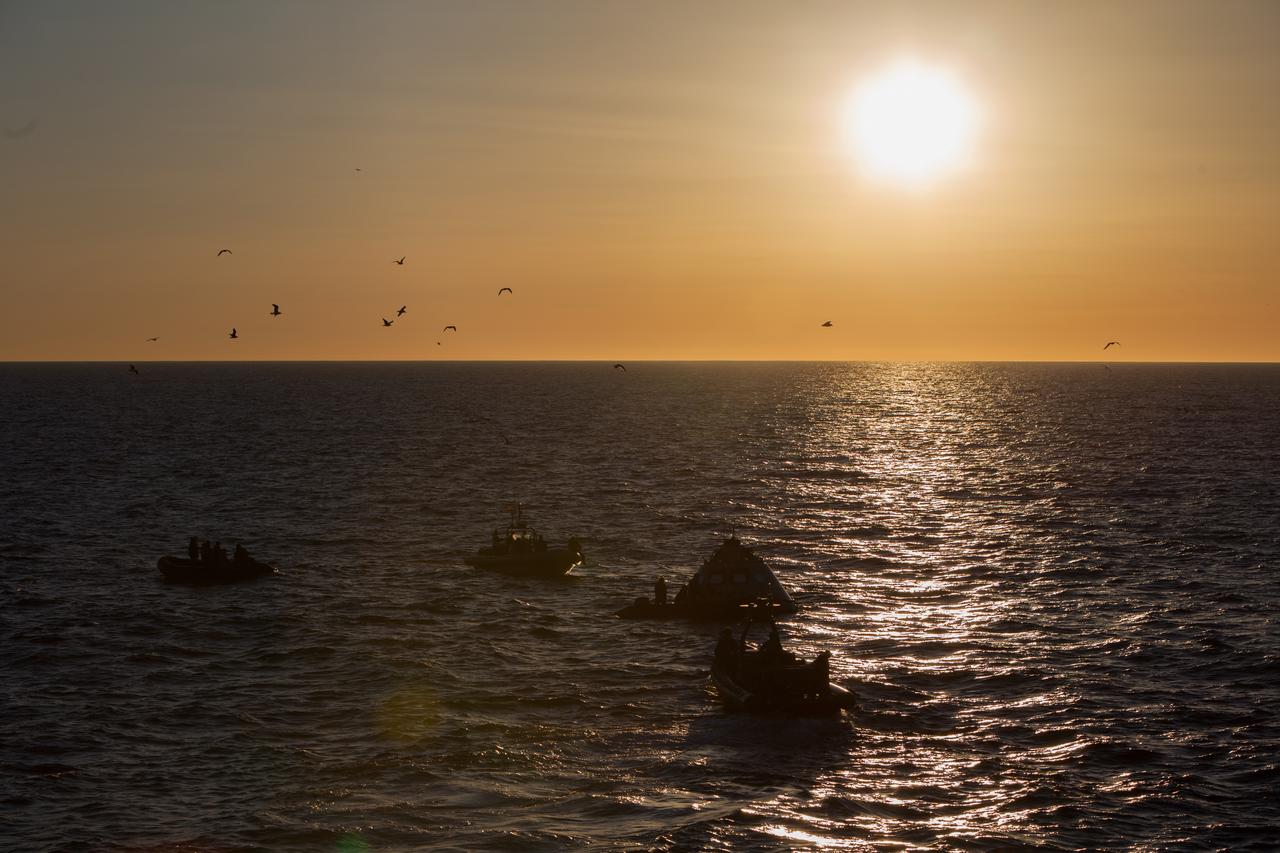 During Underway Recovery Test 6 on Jan. 22, 2018, Kennedy Space Center's NASA Recovery Team spent a week aboard the USS Anchorage where they and the U.S. Navy tested procedures and ground support equipment to improve recovery procedures and hardware ahead of Orion's next flight, Artemis I, when it splashes down in the Pacific Ocean.