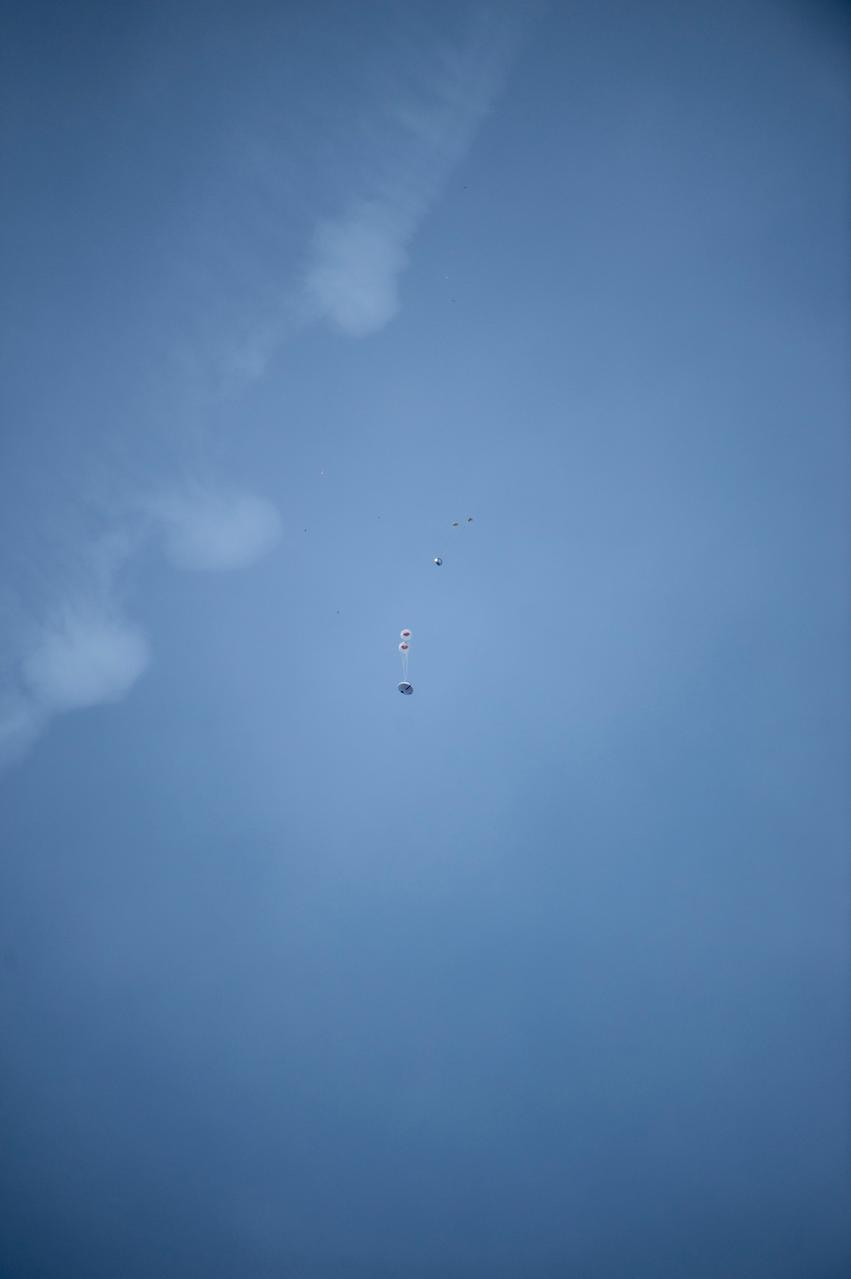 NASA successfully tested the Orion spacecraft’s parachute system on March 16, 2018 at the U.S. Army Proving Ground in Yuma, Arizona. It was the first time engineers intentionally failed one of the system’s three Forward Bay Cover parachutes. The Forward Bay Cover protects the upper part of Orion throughout its mission, but must be jettisoned during landing so the rest of Orion’s parachutes can deploy. Engineers are nearing completion of the series of tests to qualify the parachute system for flights with crew.