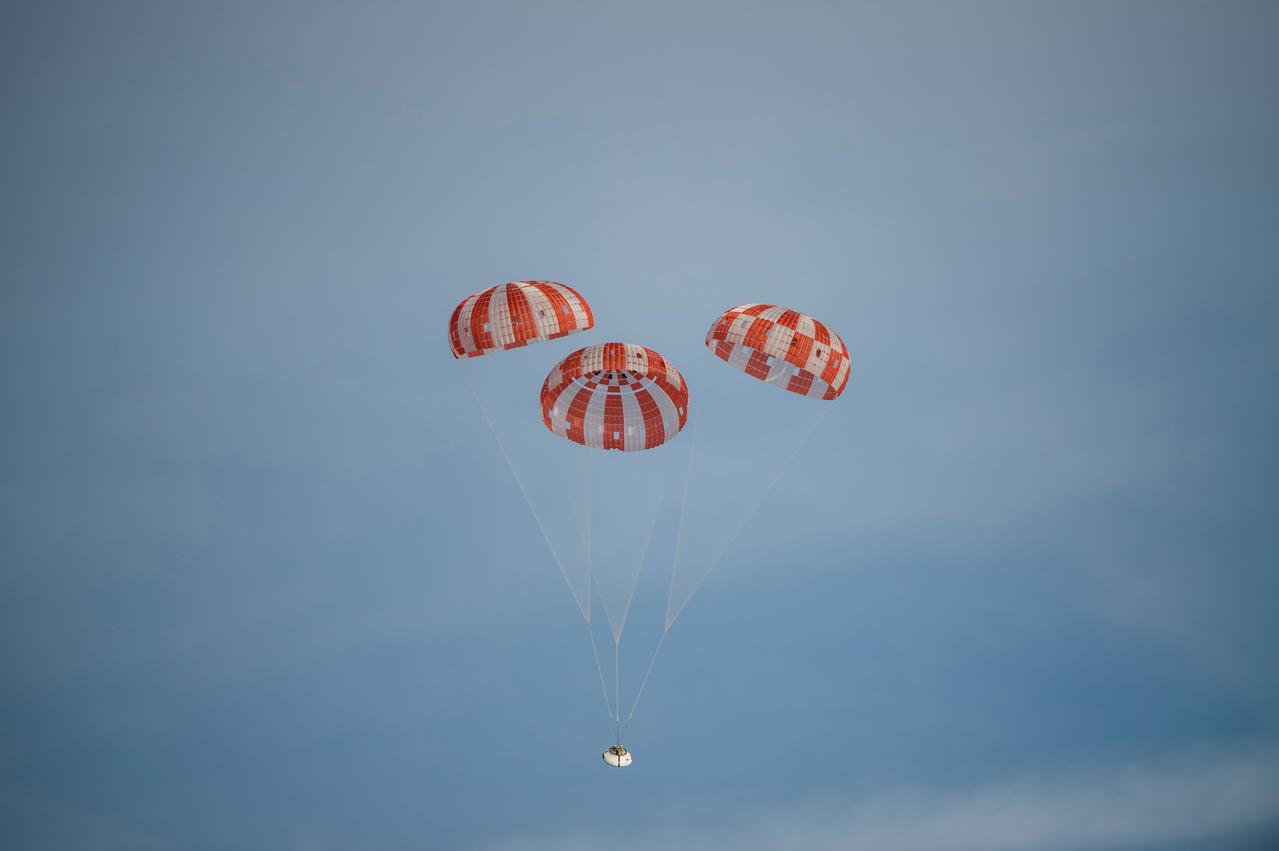 NASA successfully tested the Orion spacecraft’s parachute system on March 16, 2018 at the U.S. Army Proving Ground in Yuma, Arizona. It was the first time engineers intentionally failed one of the system’s three Forward Bay Cover parachutes. The Forward Bay Cover protects the upper part of Orion throughout its mission, but must be jettisoned during landing so the rest of Orion’s parachutes can deploy. Engineers are nearing completion of the series of tests to qualify the parachute system for flights with crew.