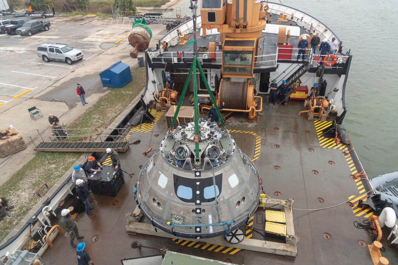 The Orion Crew Module Uprighting System (CMUS) and Neutral Buoyancy Laboratory team completed two successful sea tests off the coast of Galveston, Texas, Dec. 1-3, 2018. CMUS is designed to inflate five bags after the Orion spacecraft and its crew splash down after returning from deep space missions, enabling the capsule to upright itself. NASA partnered with United States Coast Guard and Air Force and Texas A&M Galveston teams to perform the tests operations.