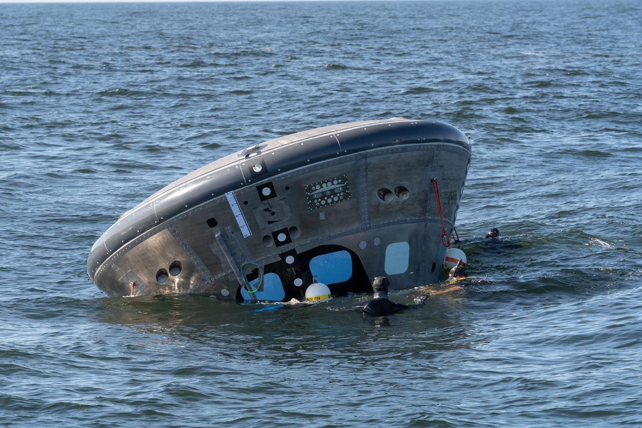 The Orion Crew Module Uprighting System (CMUS) and Neutral Buoyancy Laboratory team completed two successful sea tests off the coast of Galveston, Texas, Dec. 1-3, 2018. CMUS is designed to inflate five bags after the Orion spacecraft and its crew splash down after returning from deep space missions, enabling the capsule to upright itself. NASA partnered with United States Coast Guard and Air Force and Texas A&M Galveston teams to perform the tests operations.
