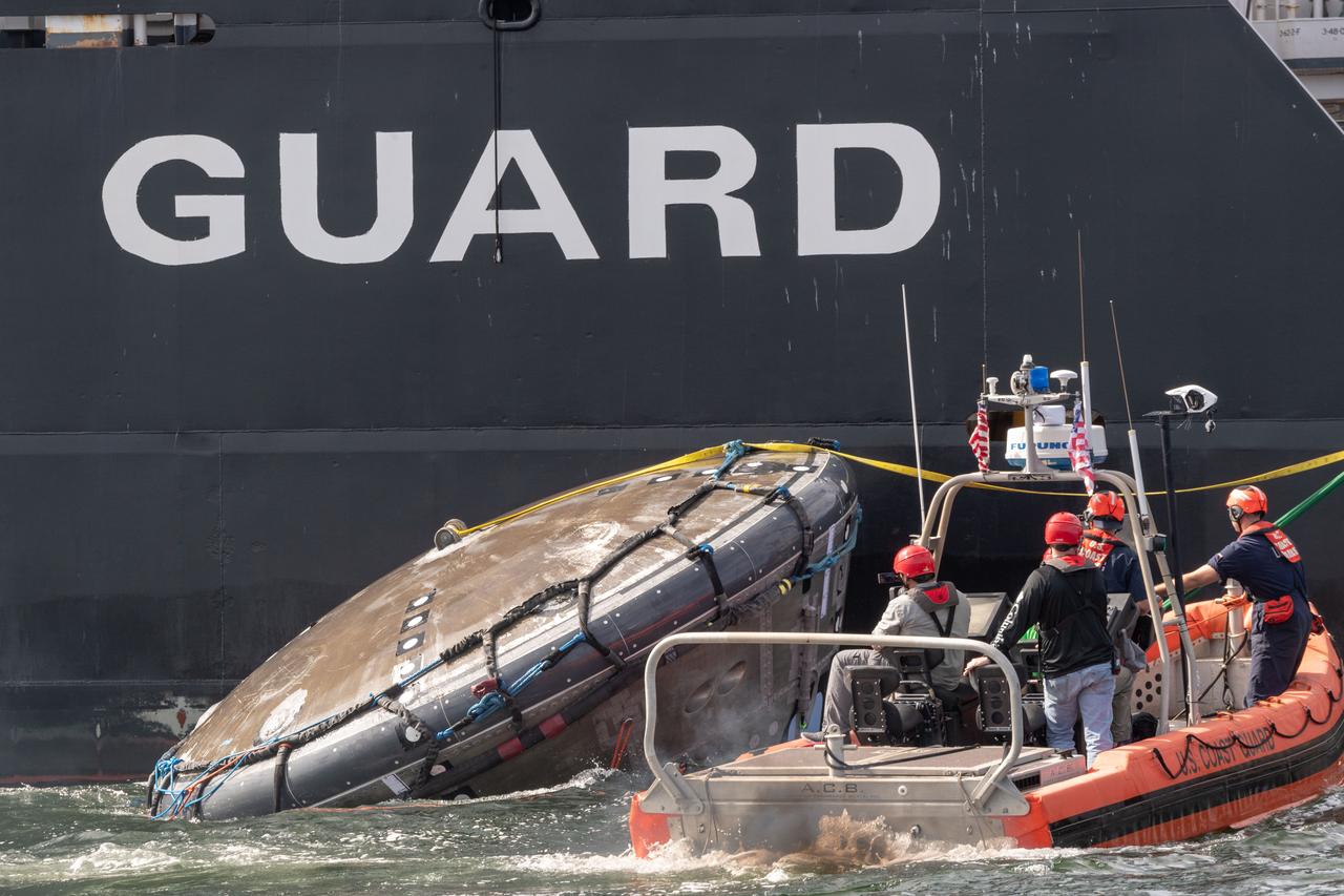 The Orion Crew Module Uprighting System (CMUS) and Neutral Buoyancy Laboratory team completed two successful sea tests off the coast of Galveston, Texas, Dec. 1-3, 2018. CMUS is designed to inflate five bags after the Orion spacecraft and its crew splash down after returning from deep space missions, enabling the capsule to upright itself. NASA partnered with United States Coast Guard and Air Force and Texas A&M Galveston teams to perform the tests operations.