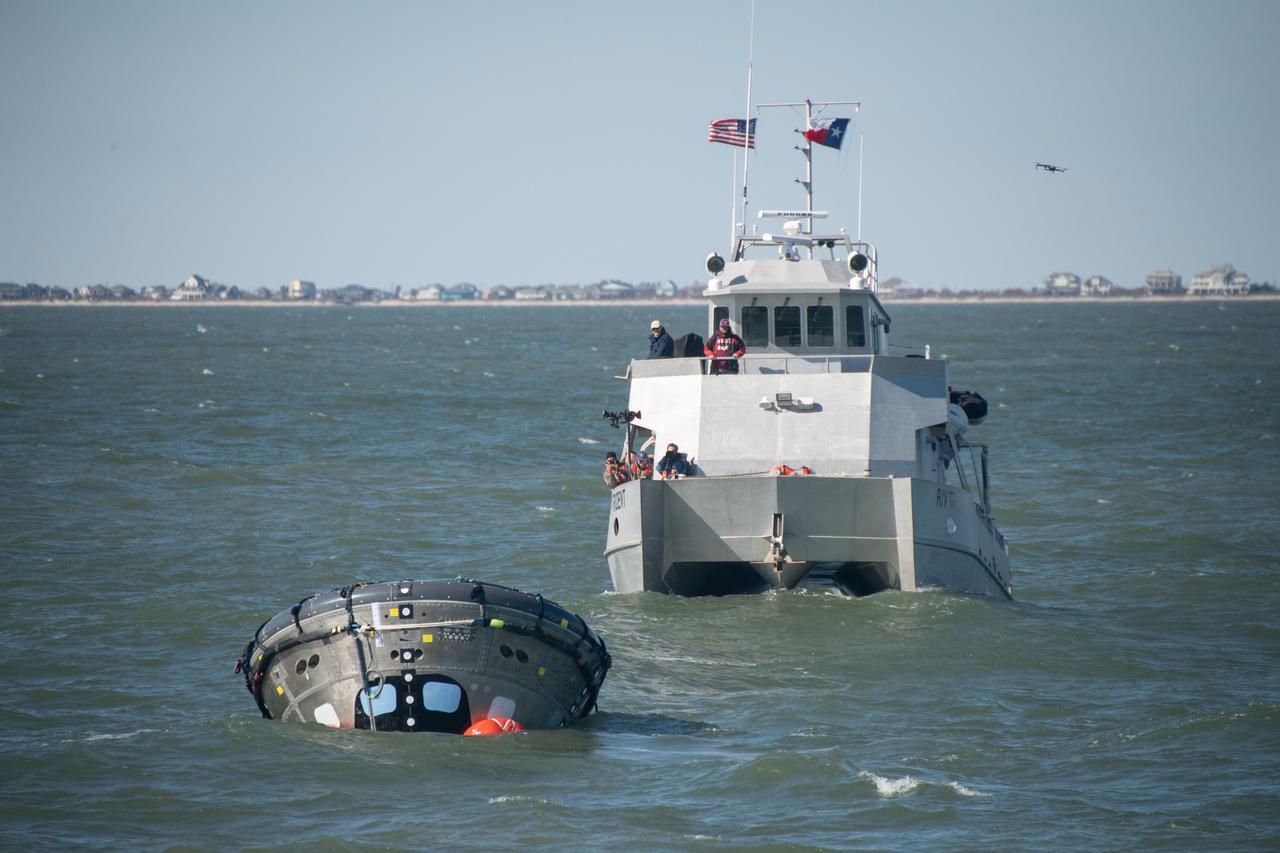 The Orion Crew Module Uprighting System (CMUS) and Neutral Buoyancy Laboratory team completed two successful sea tests off the coast of Galveston, Texas, Dec. 1-3, 2018. CMUS is designed to inflate five bags after the Orion spacecraft and its crew splash down after returning from deep space missions, enabling the capsule to upright itself. NASA partnered with United States Coast Guard and Air Force and Texas A&M Galveston teams to perform the tests operations.