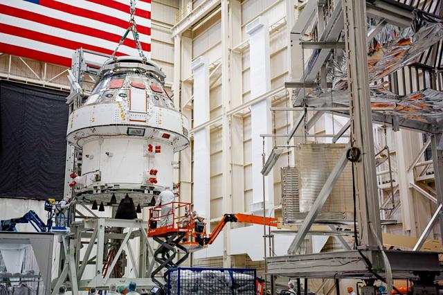 NASA image: Orion Spacecraft for Artemis I Prepared for Thermal Test at NASA