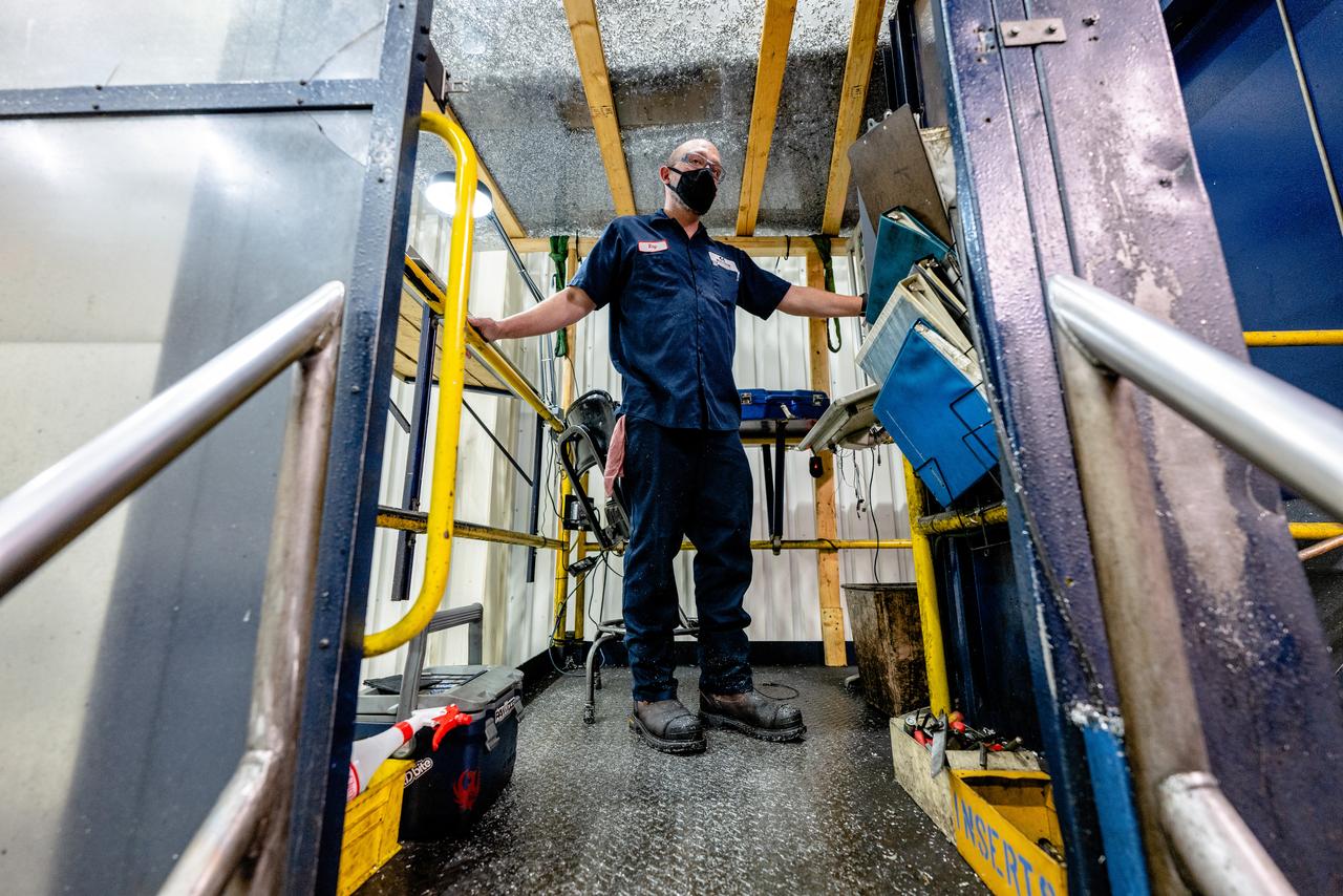 Machining of the tunnel, aft bulkhead, and barrel for the Artemis III Orion pressure vessel takes place at Ingersoll Machine Tool, Inc. in Rockford, Illinois on Sept. 28, 2020.
