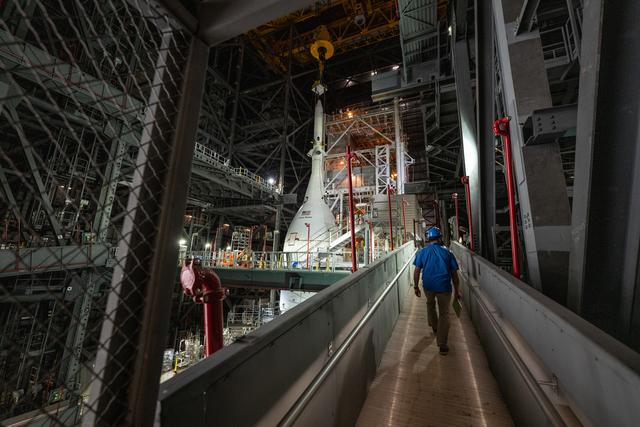 NASA image: Artemis I Orion / SLS stack complete