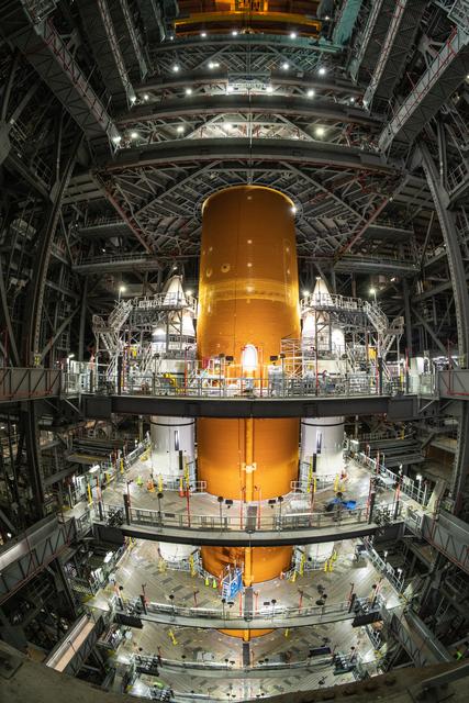 NASA image: Artemis I Orion / SLS stack complete