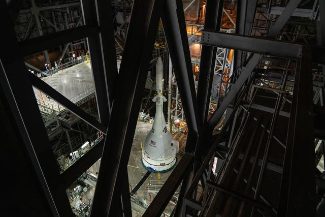 NASA image: Artemis I Orion / SLS stack complete