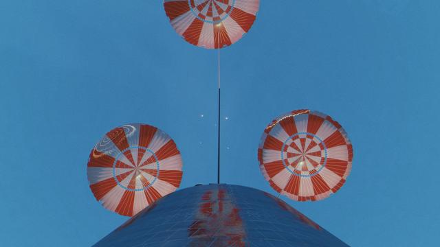 NASA image: Artemis I artist's concept - parachutes