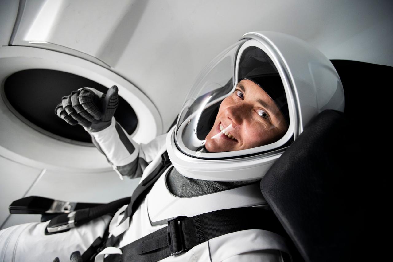 jsc2022e068629 (June 27, 2022) --- SpaceX Crew-5 Mission Specialist Anna Kikina from Roscosmos is pictured during a Crew Dragon cockpit training session at SpaceX headquarters in Hawthorne, California. Credit: SpaceX