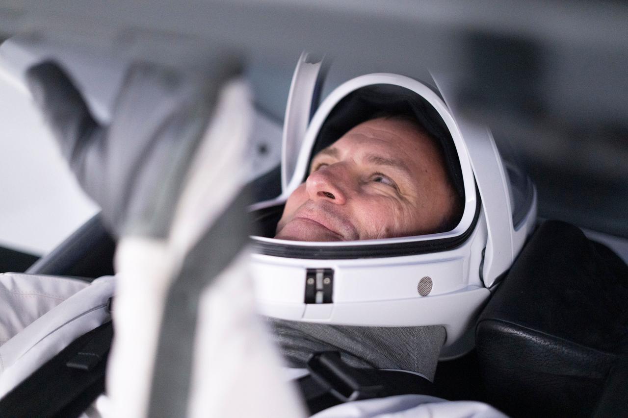 jsc2022e068659 (April 3, 2022) --- SpaceX Crew-5 Pilot Josh Cassada of NASA is pictured during a Crew Dragon cockpit training session at SpaceX headquarters in Hawthorne, California. Credit: SpaceX