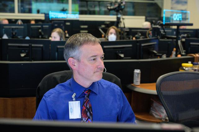 NASA image: Flight Day 16: Mission Control during Distant Retrograde Departure