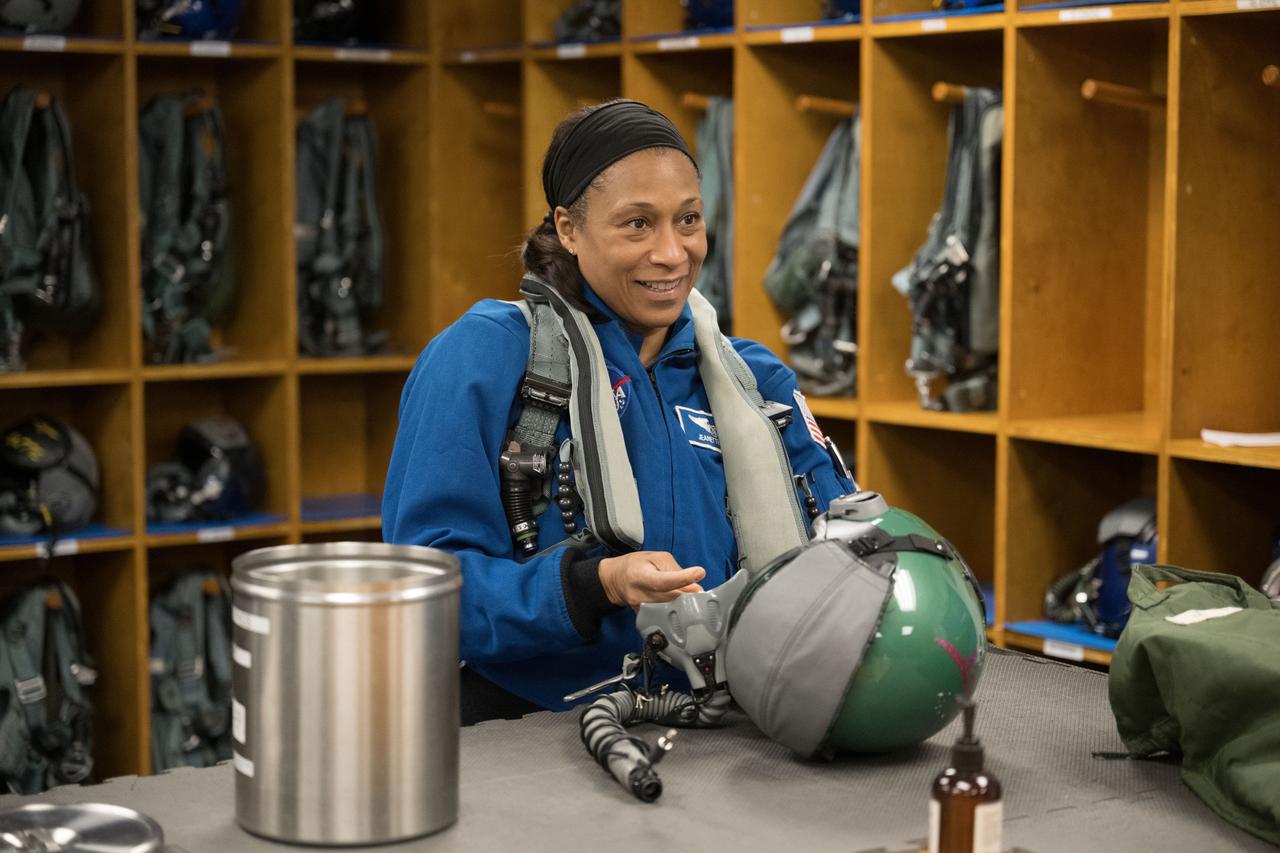 jsc2023e005184 (Jan. 27, 2023) --- NASA astronaut and SpaceX Crew-8 Mission Specialist Jeanette Epps prepares for a T-38 trainer jet flight at Ellington Field in Houston, Texas.